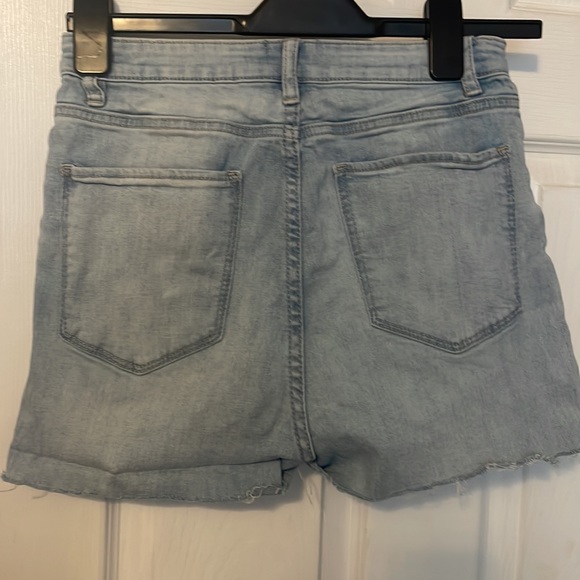 Cropped high waisted Dex light blue wash stretchy jean shorts - Picture 2 of 2